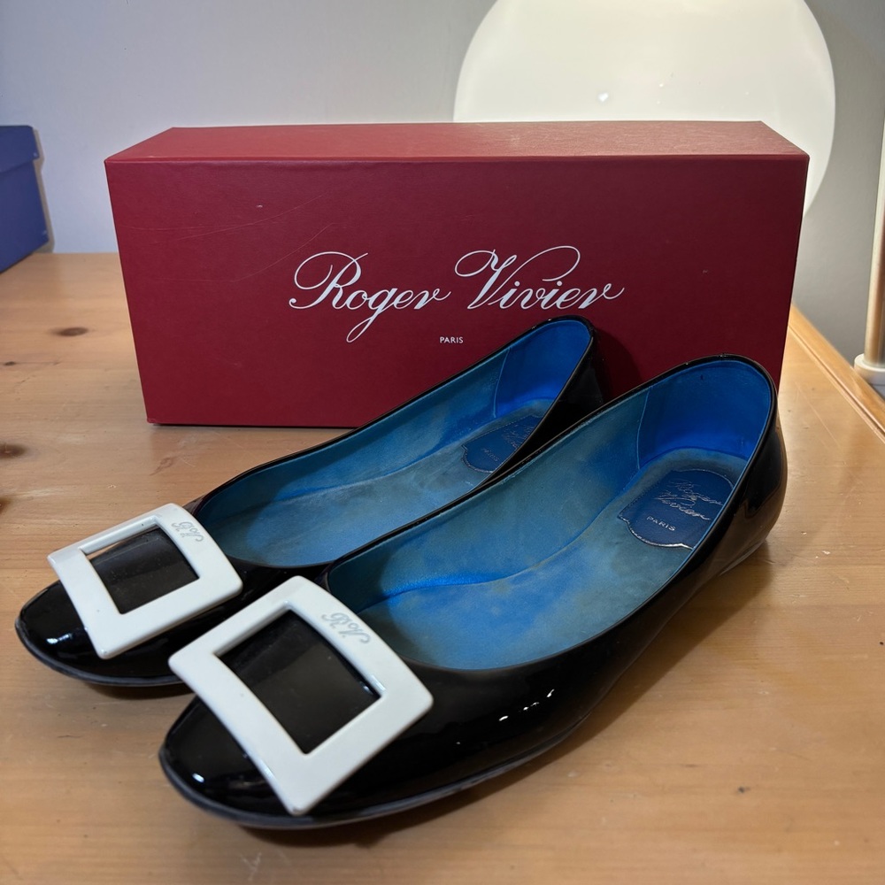 Roger Vivier Black and White Flats with Buckle with box & dust bag